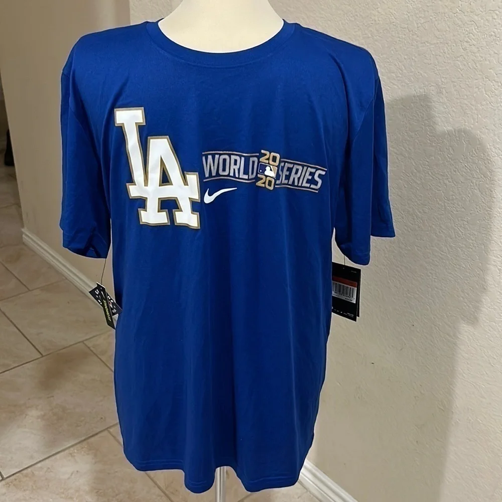 Nike Graphic Tee NWT dri fit WORLD SERIES 2020